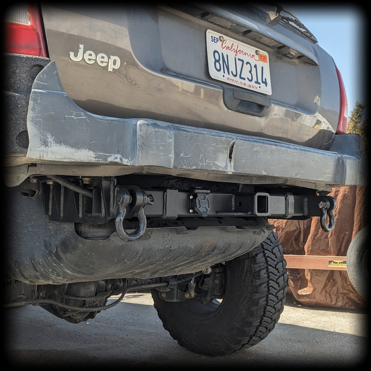 WJ Rear Tow Hitch w Shackle Tabs HD